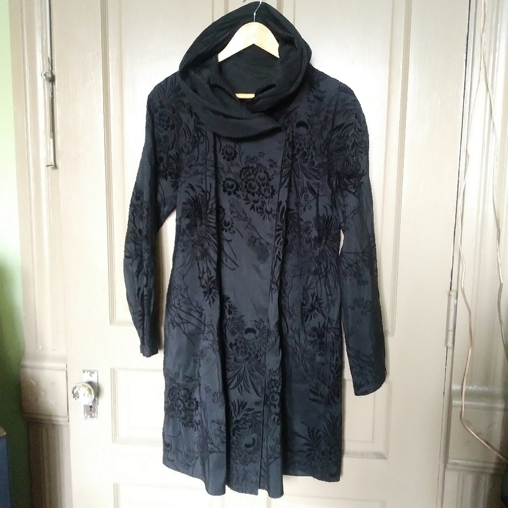 Mycra Pac Now Reversible Scroll Raincoat